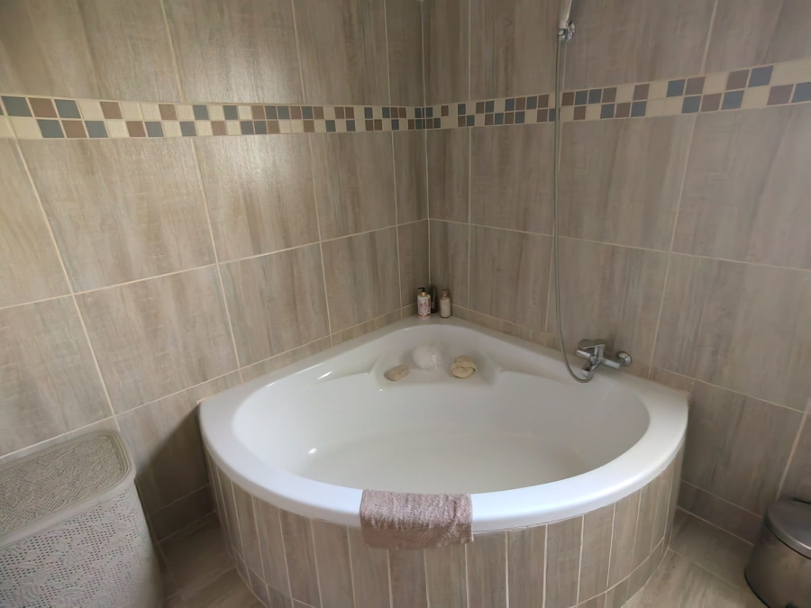 3 Bedroom Property for Sale in Parys Free State